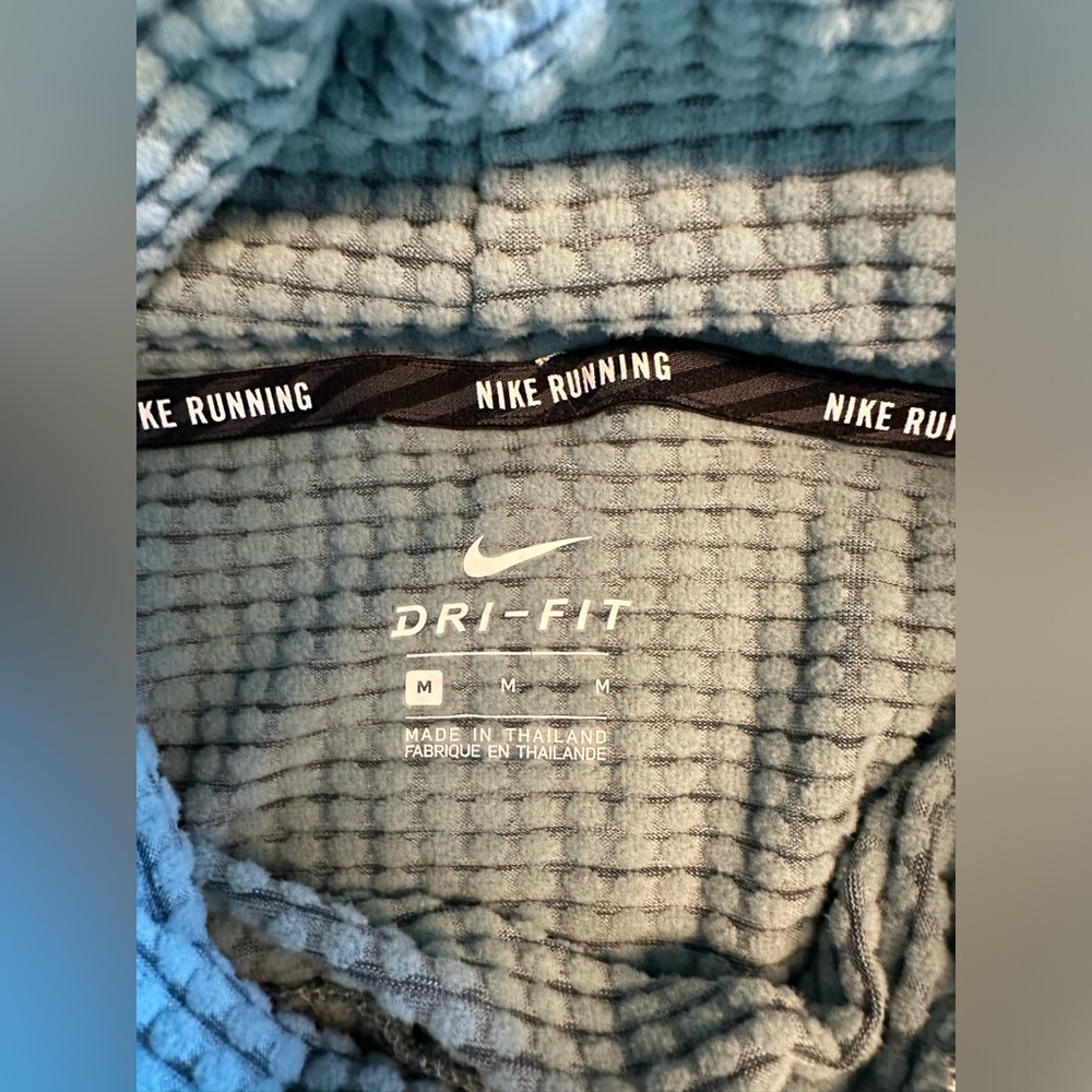 Nike Dri-fit Pullover, size M - Picture 4 of 7